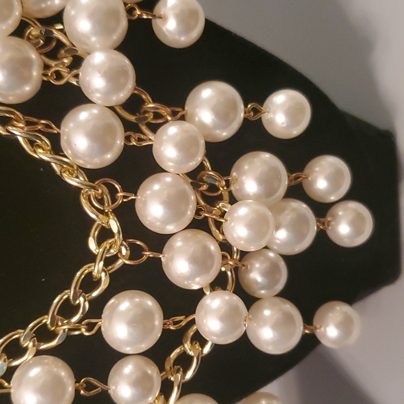 NWOT(set) Multi-layer large faux pearl goldtone necklace and earrings set. - Picture 4 of 5
